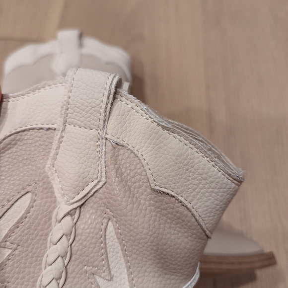 Women's Cream Western Ankle Boots - Picture 10 of 16